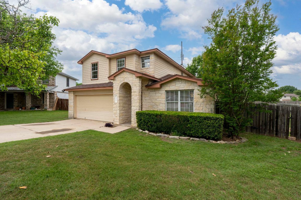 Property Photo: 141 Sydneys Way TX 78610