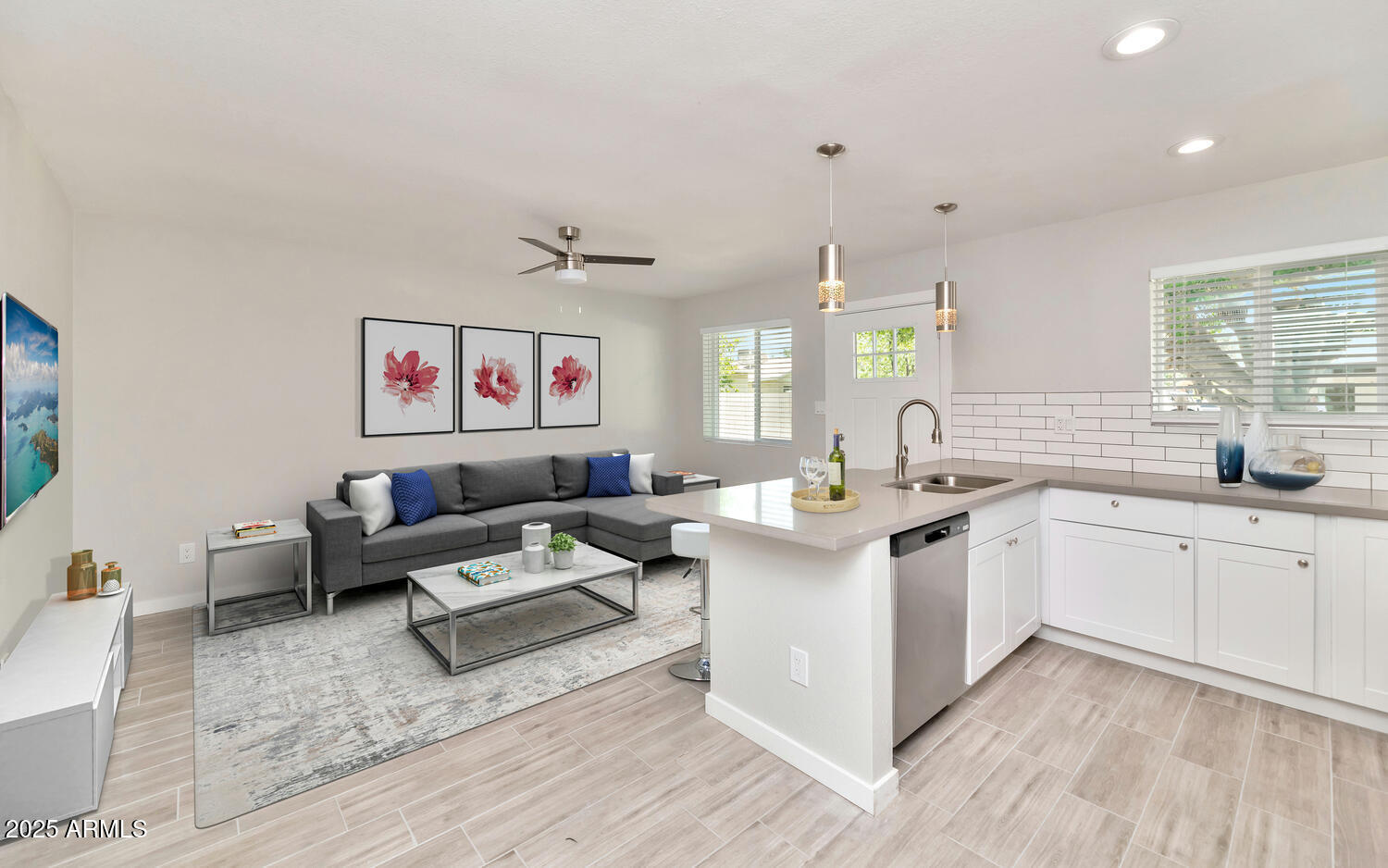 Property Photo: 2122-2124 W Augusta Avenue AZ 85021