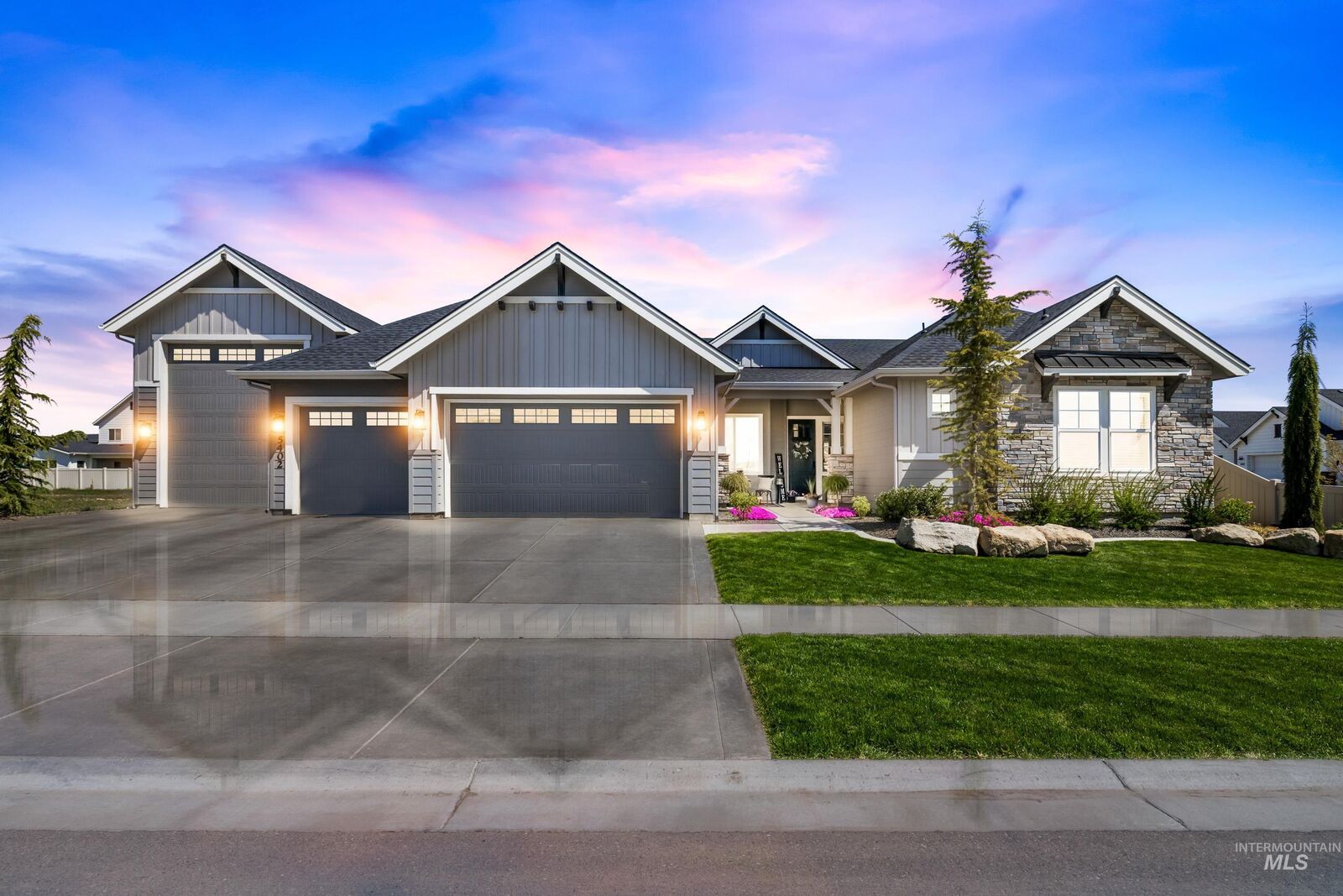 Property Photo: 5402 N Ebony Way ID 83646