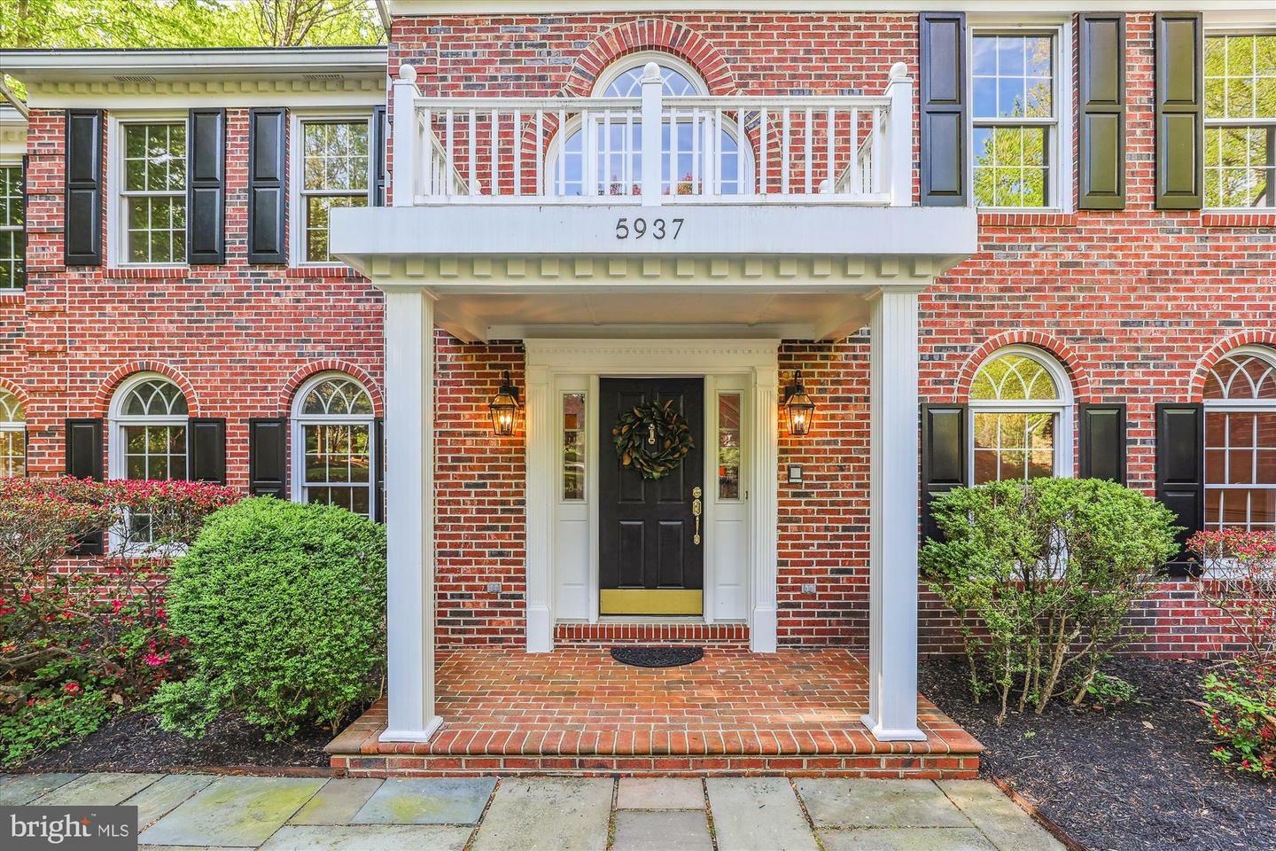 Property Photo: 5937 Fairview Woods Drive VA 22039