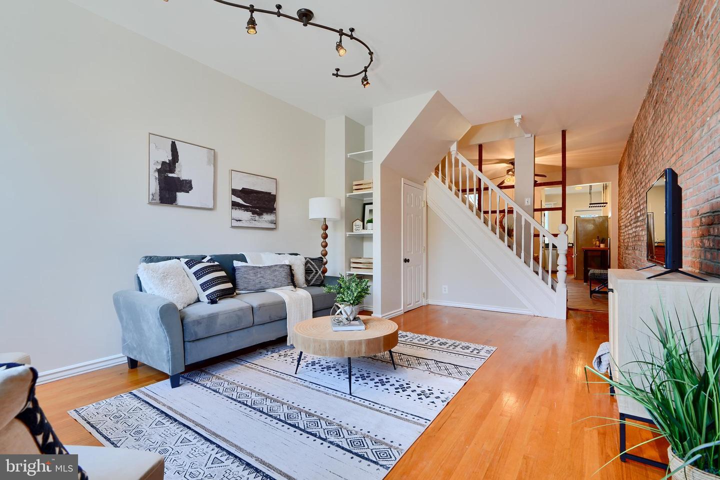 Property Photo: 806 W 35th Street MD 21211