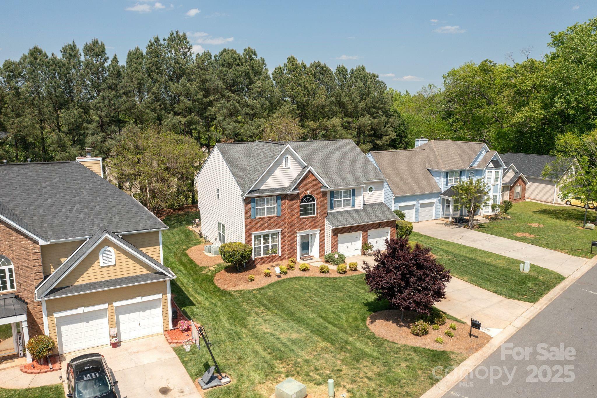 Property Photo: 11312 Fox Hill Drive NC 28269
