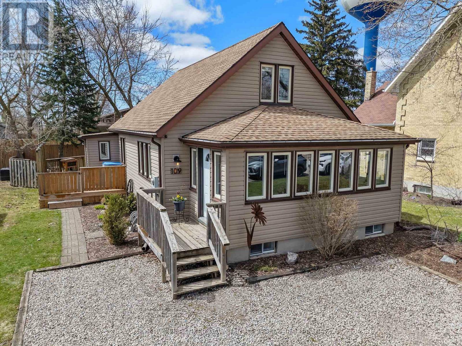 109 William Street  South Huron (Exeter) ON N0M 1S2 photo