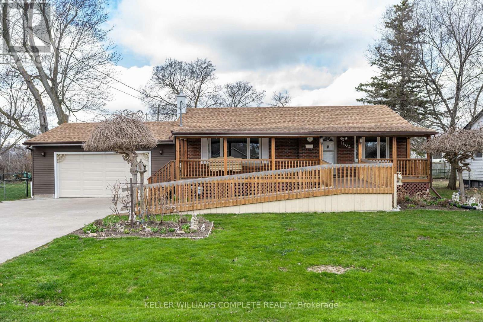 Property Photo: 1404 Orchard Avenue ON L2A 3E6