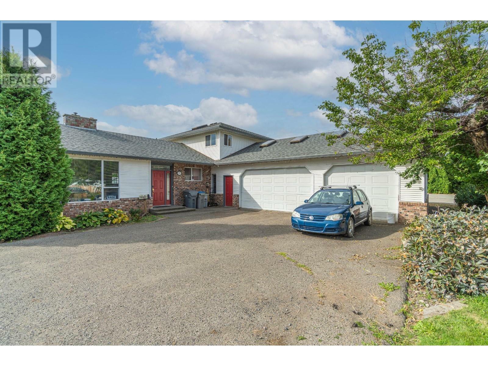 1955 Parkcrest Avenue  Kamloops BC V2B 4X2 photo
