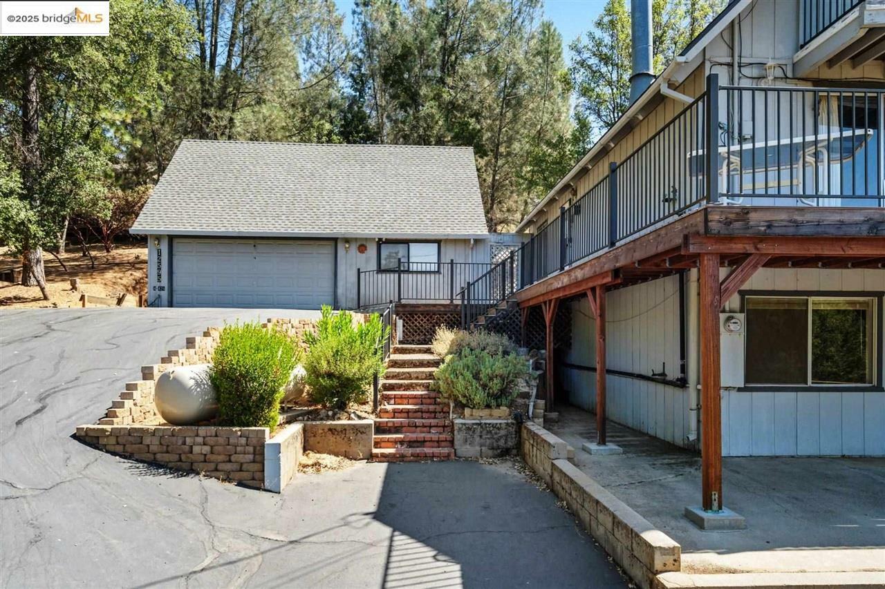 Property Photo: 12595 Cresthaven Dr. CA 95321
