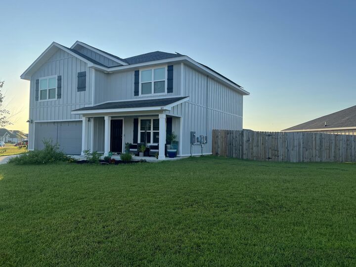 Property Photo: 805 Otto Loop Loop FL 32539