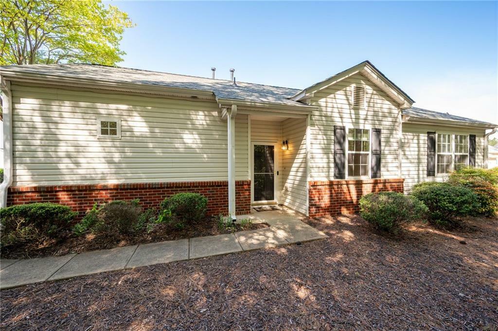 Property Photo: 548 W Oaks Drive GA 30188