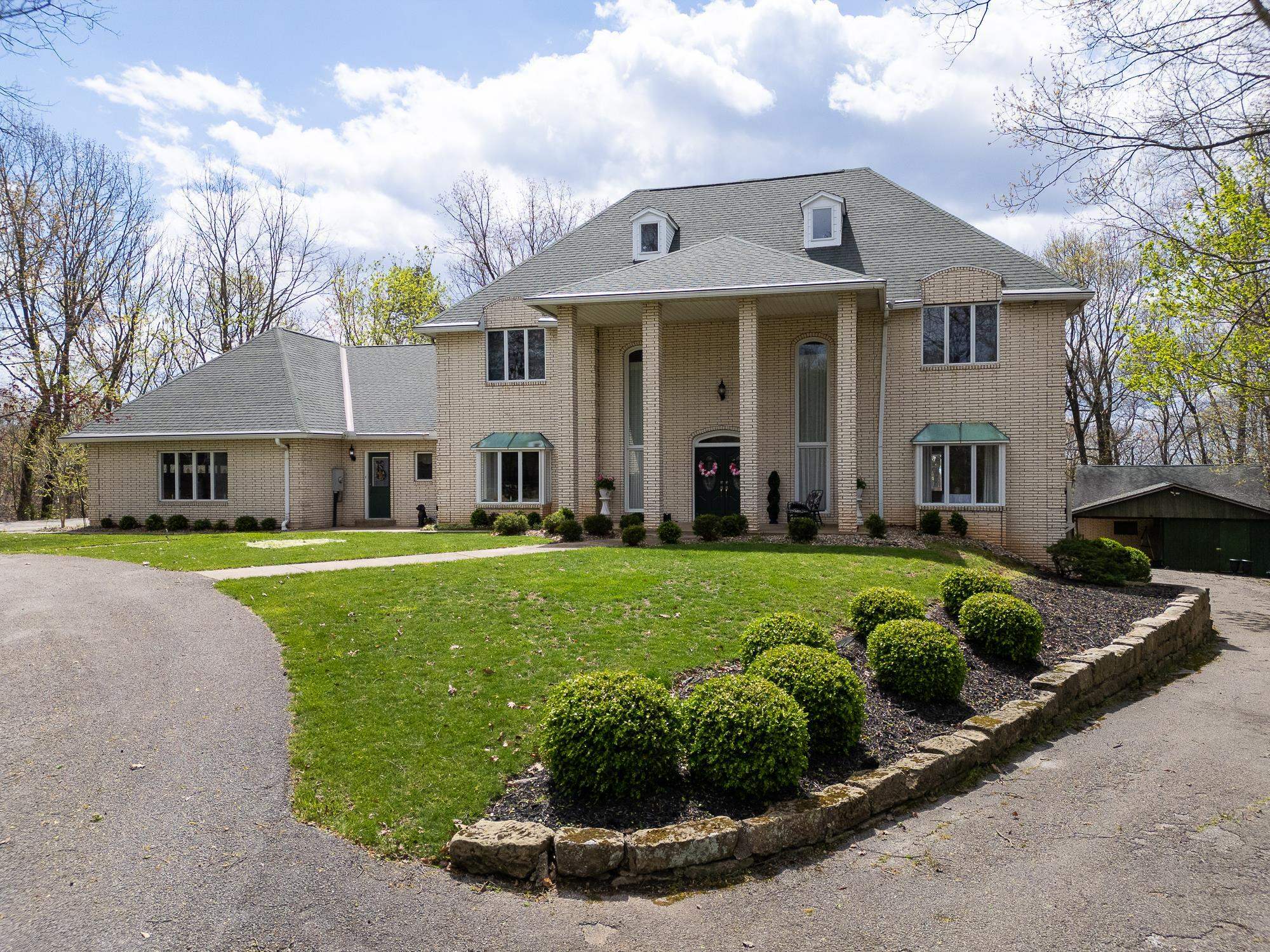 Property Photo: 83 Lakeview Drive WV 25143