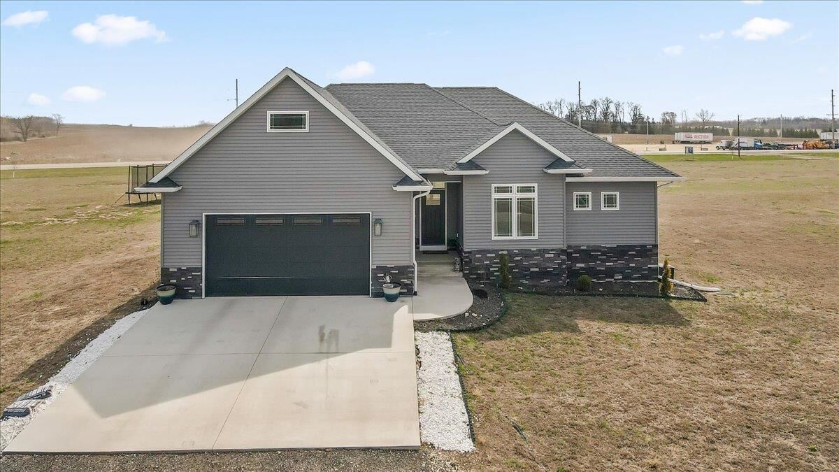 Property Photo: 1871-9 105th Street IA 50641
