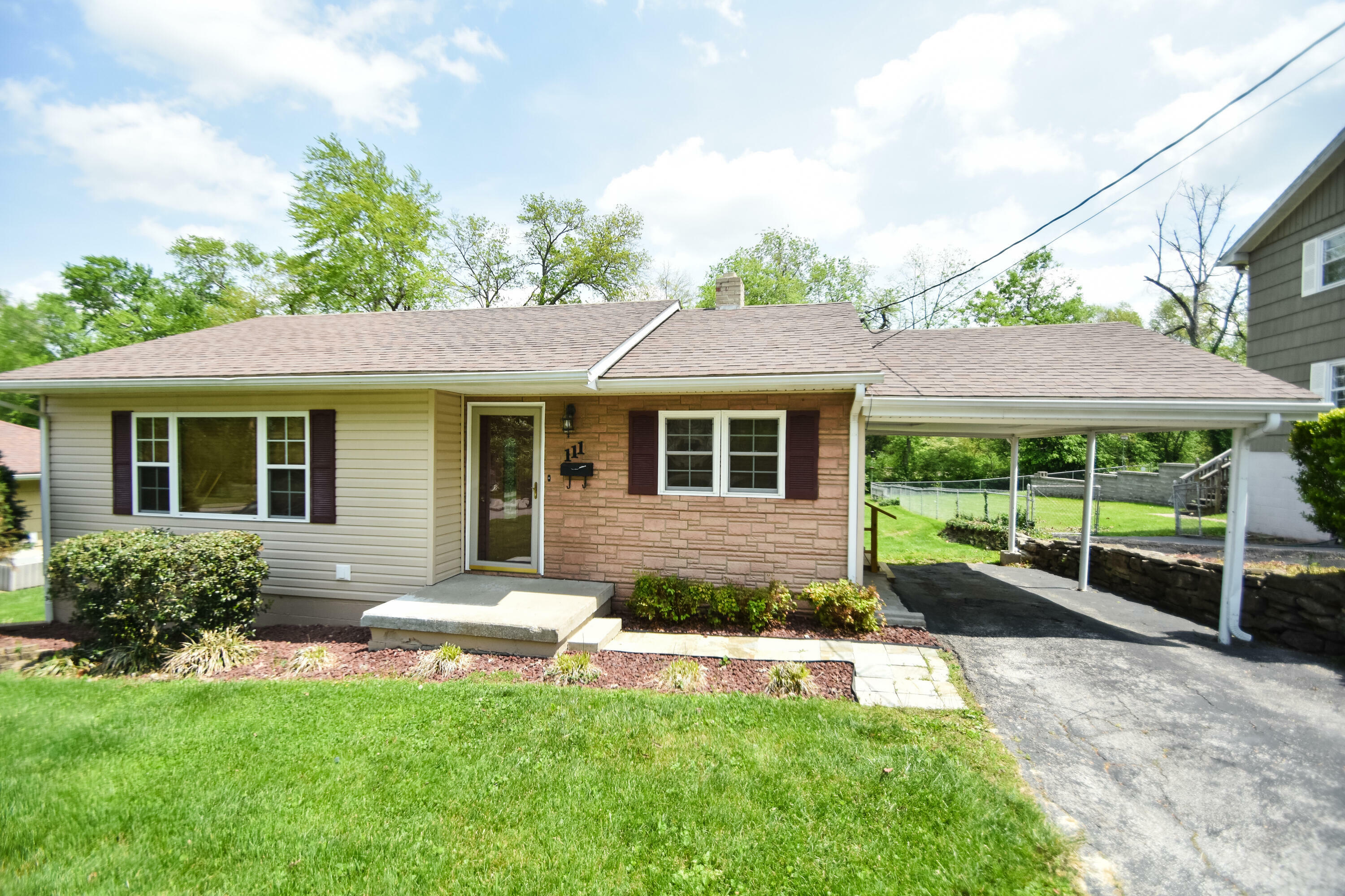 Property Photo: 111 Holly Hill Dr KY 40403
