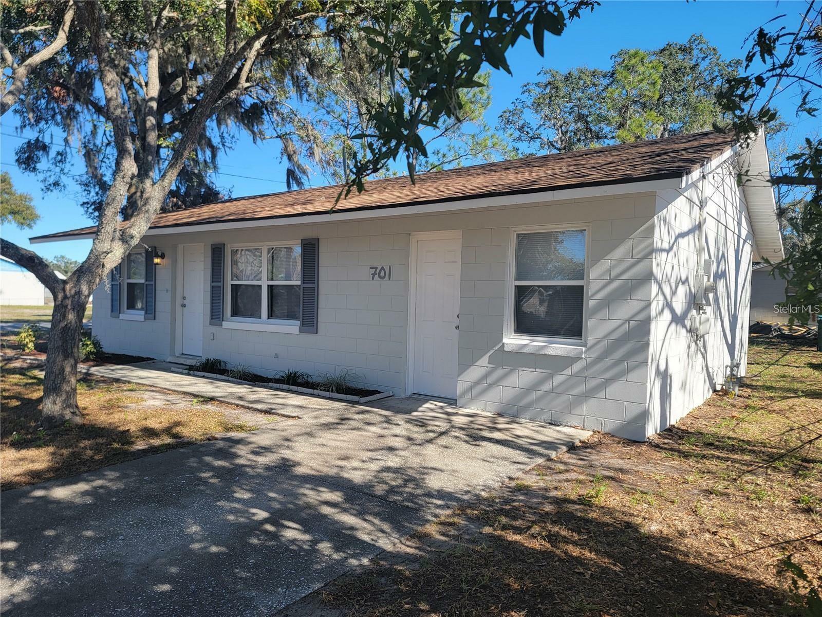 Property Photo: 701 Titcomb Street FL 32726