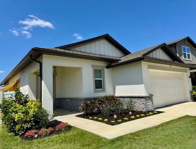 Property Photo: 2075 Huntsman Ridge Road FL 34715