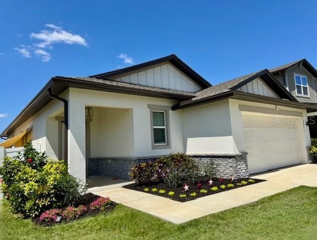 Property Photo:  2075 Huntsman Ridge Road  FL 34715 