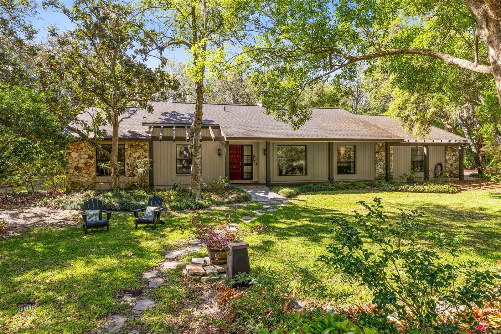 Property Photo: 855 Dyson Drive FL 32708