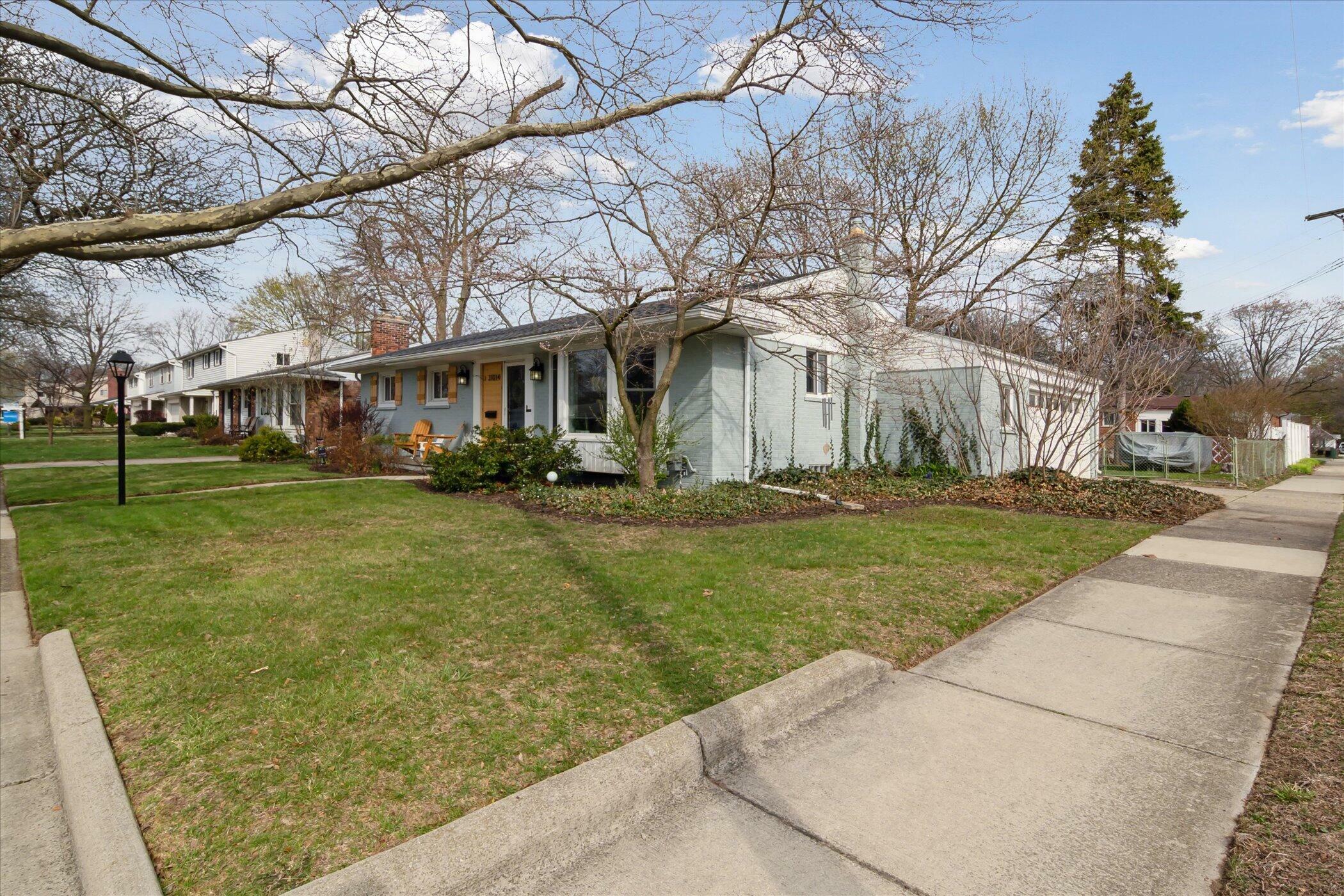 Property Photo: 31014 Mason Street MI 48154