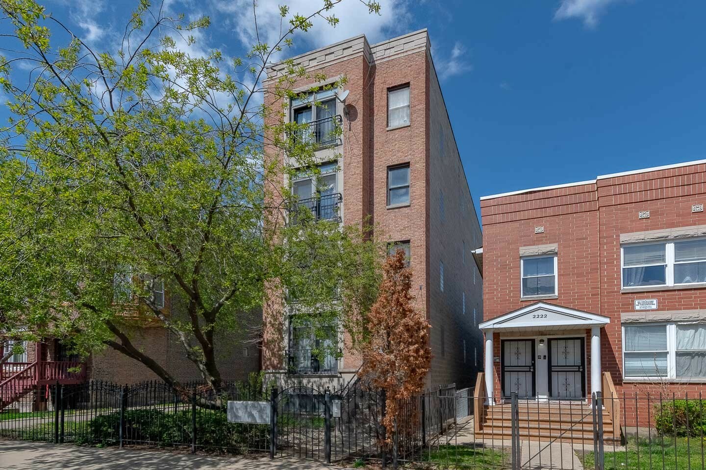 Property Photo: 2226 W Monroe Street 2 IL 60612