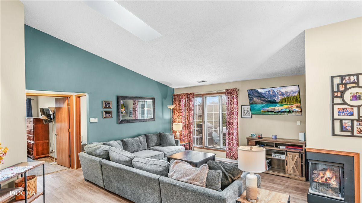 Property Photo: 457 Valley Drive 302 IL 60563