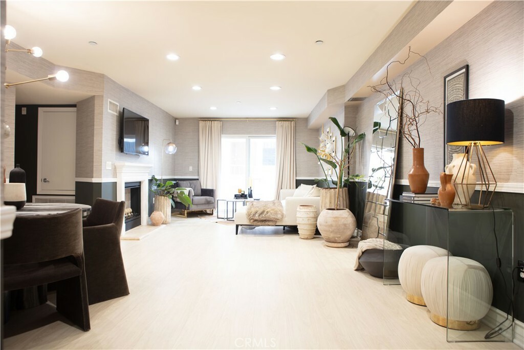 Property Photo: 1353 N Fuller Avenue 103 CA 90046