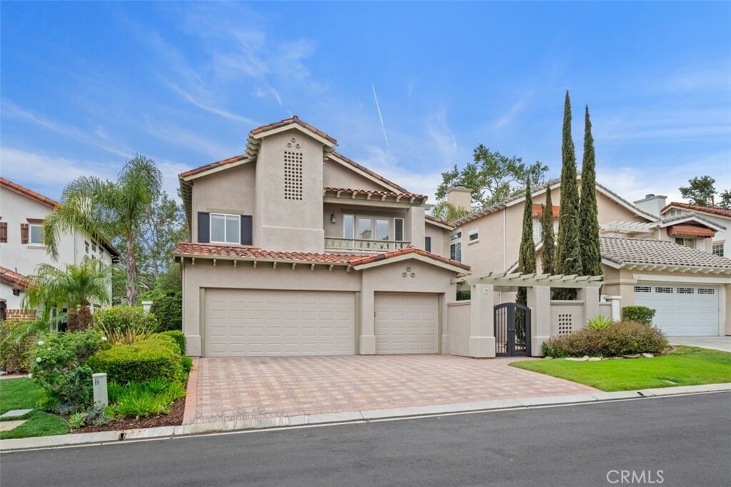 Property Photo:  33 Fontaire  CA 92679 