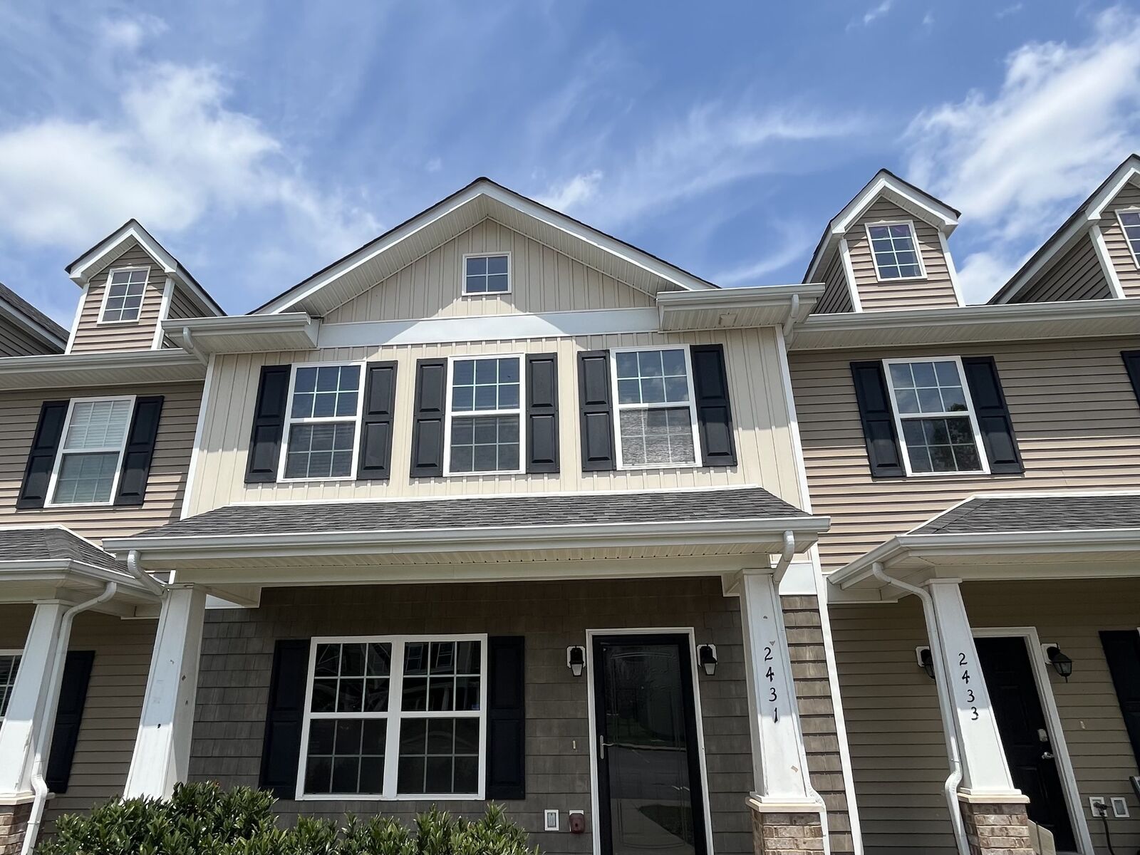 Property Photo:  2431 New Holland Cir  TN 37128 