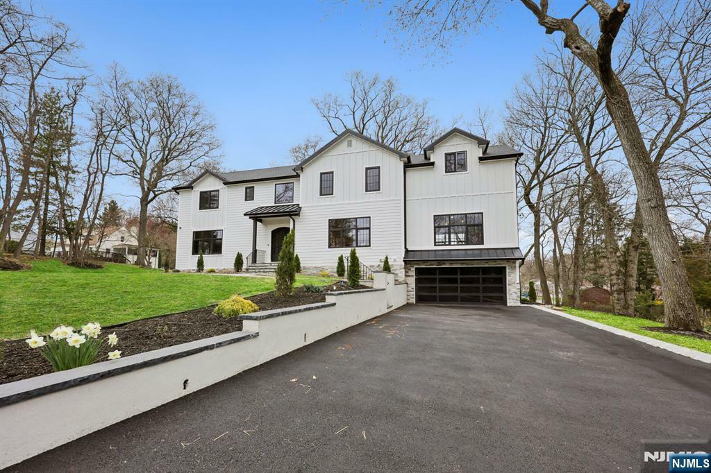 32 Hurley Avenue  Wyckoff NJ 07481 photo