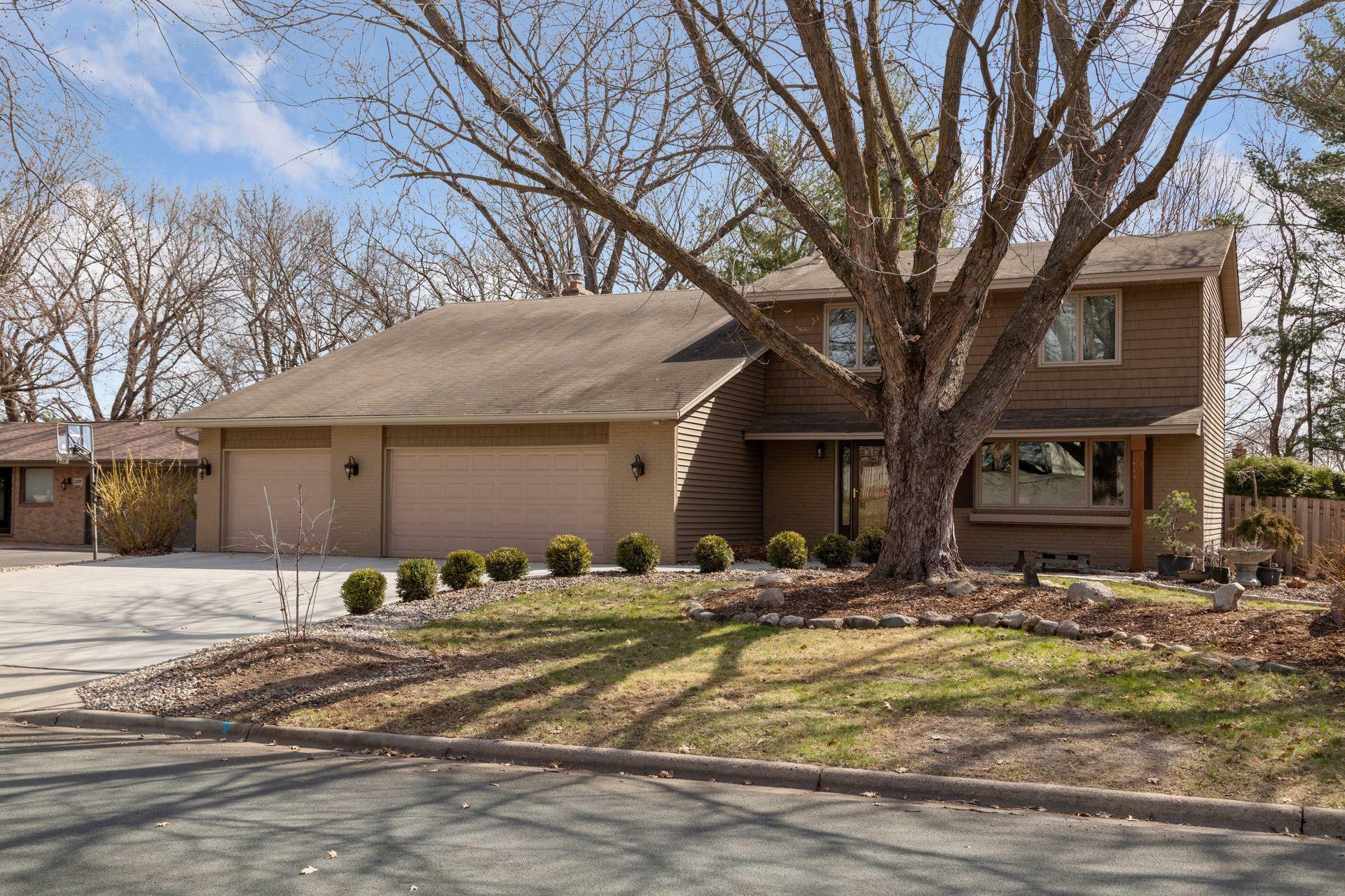 15011 Oakland Avenue  Burnsville MN 55306 photo