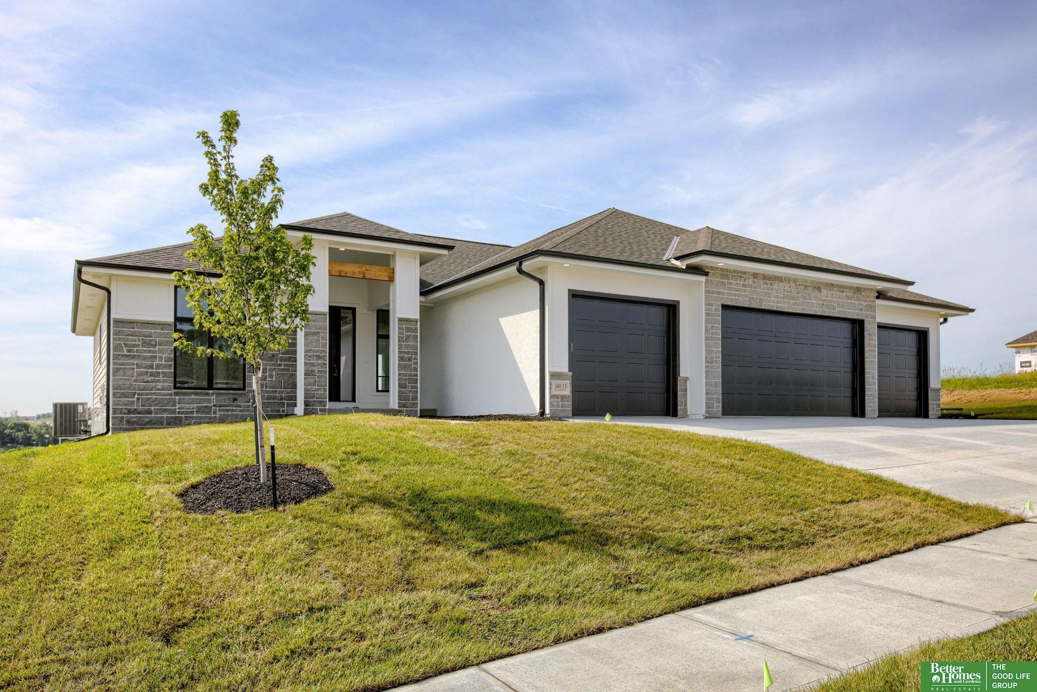 Property Photo: 10113 Laramie Street NE 68046