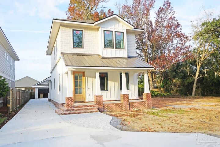 Property Photo: 1606 E Scott St FL 32503