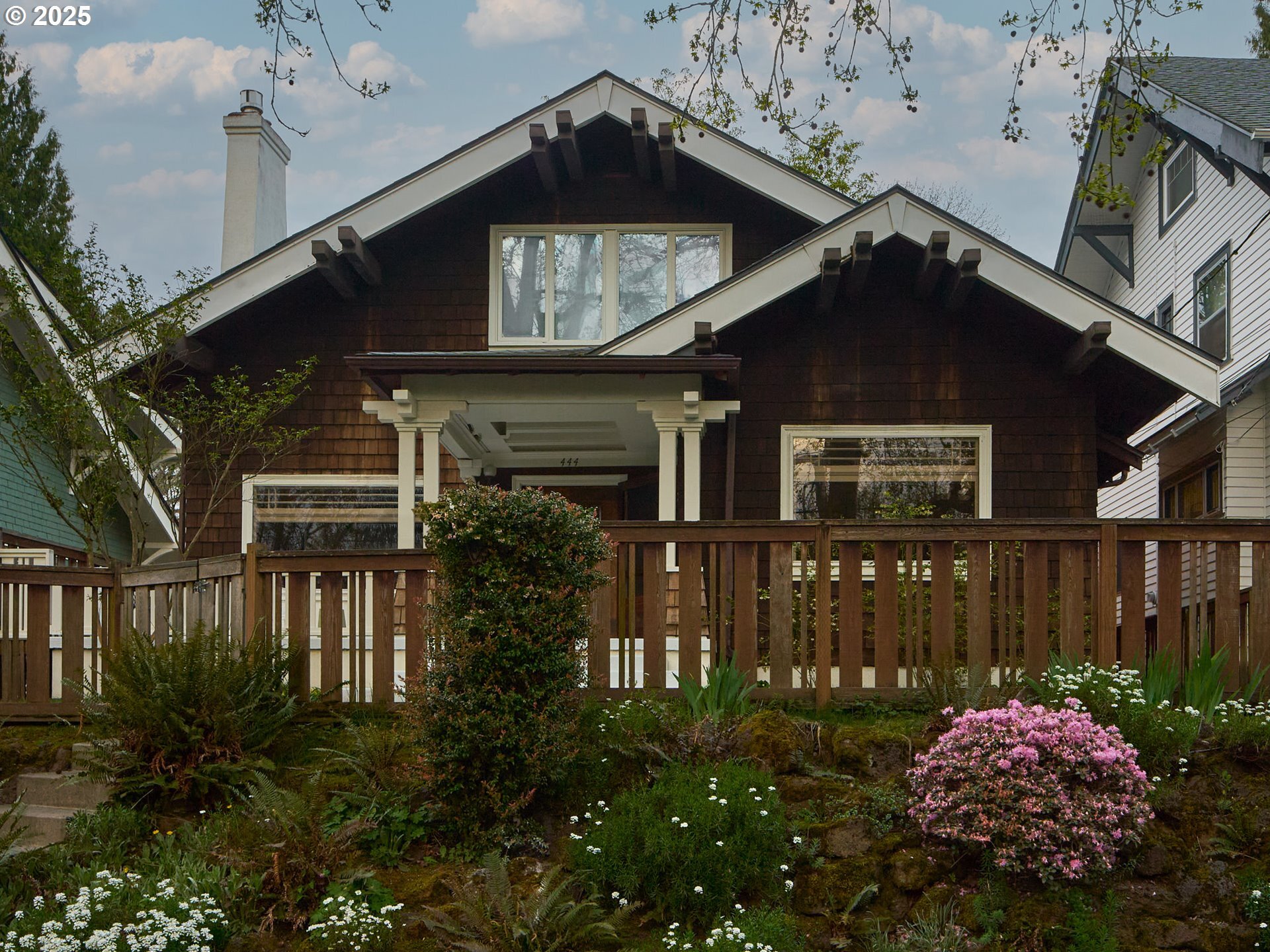 Property Photo: 444 NE Floral Pl OR 97232