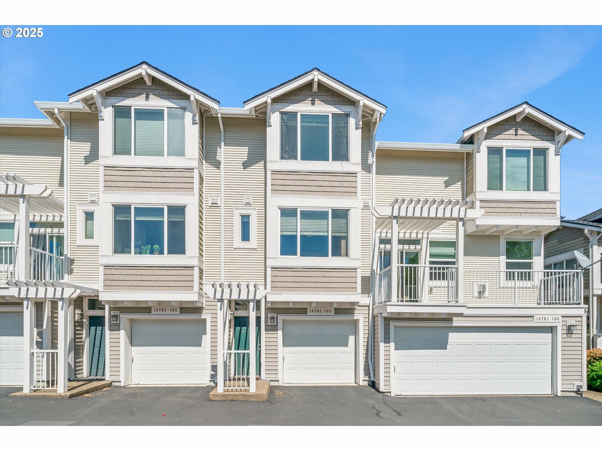 Property Photo: 14701 SW Beard Rd 103 OR 97007
