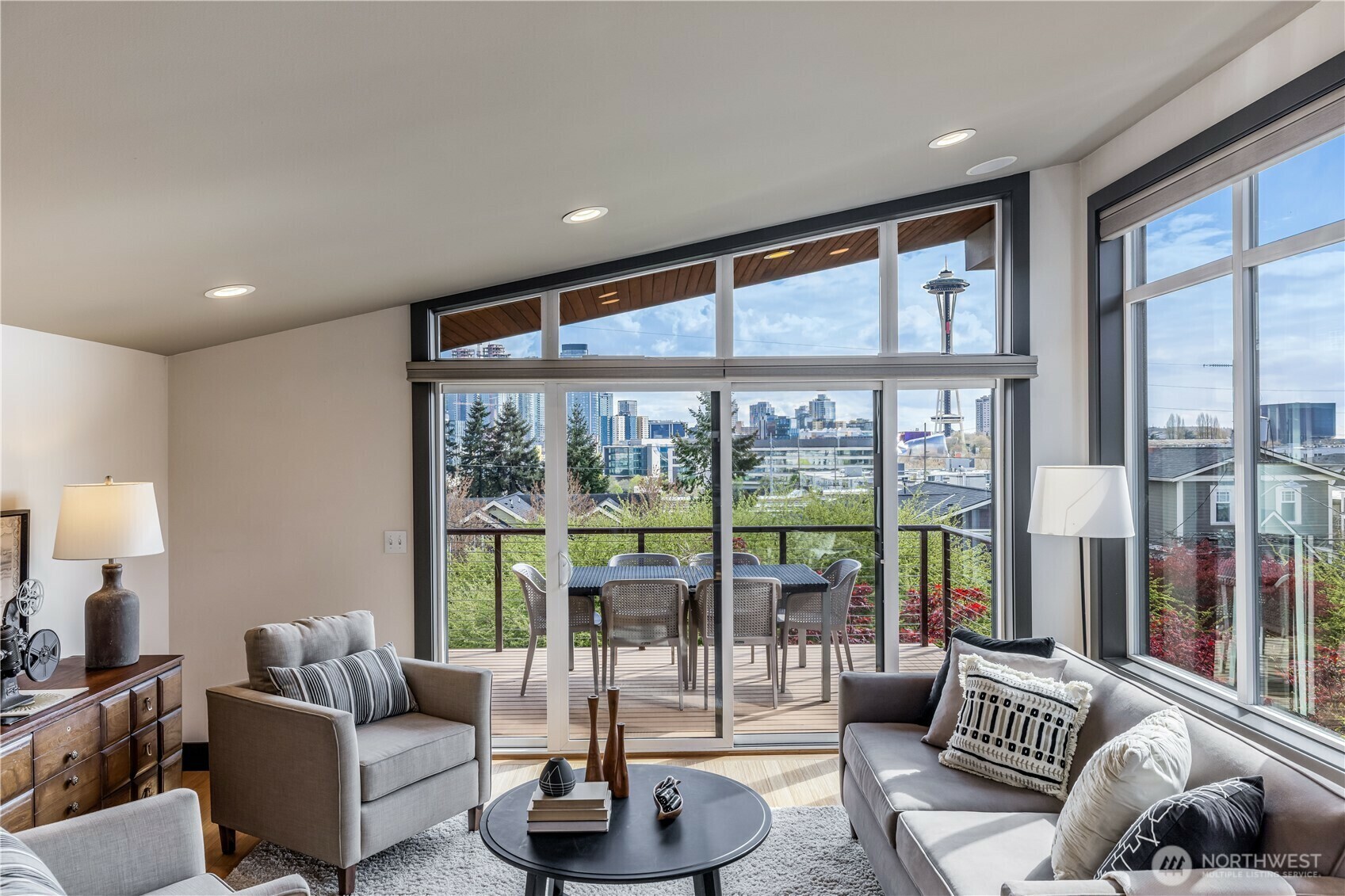 564  Ward Street A  Seattle WA 98109 photo