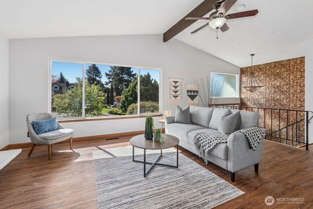 Property Photo: 612 S 27th Court WA 98055
