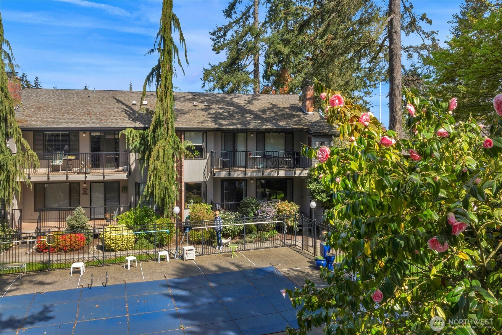 13543  Linden Avenue N B-106  Seattle WA 98133 photo