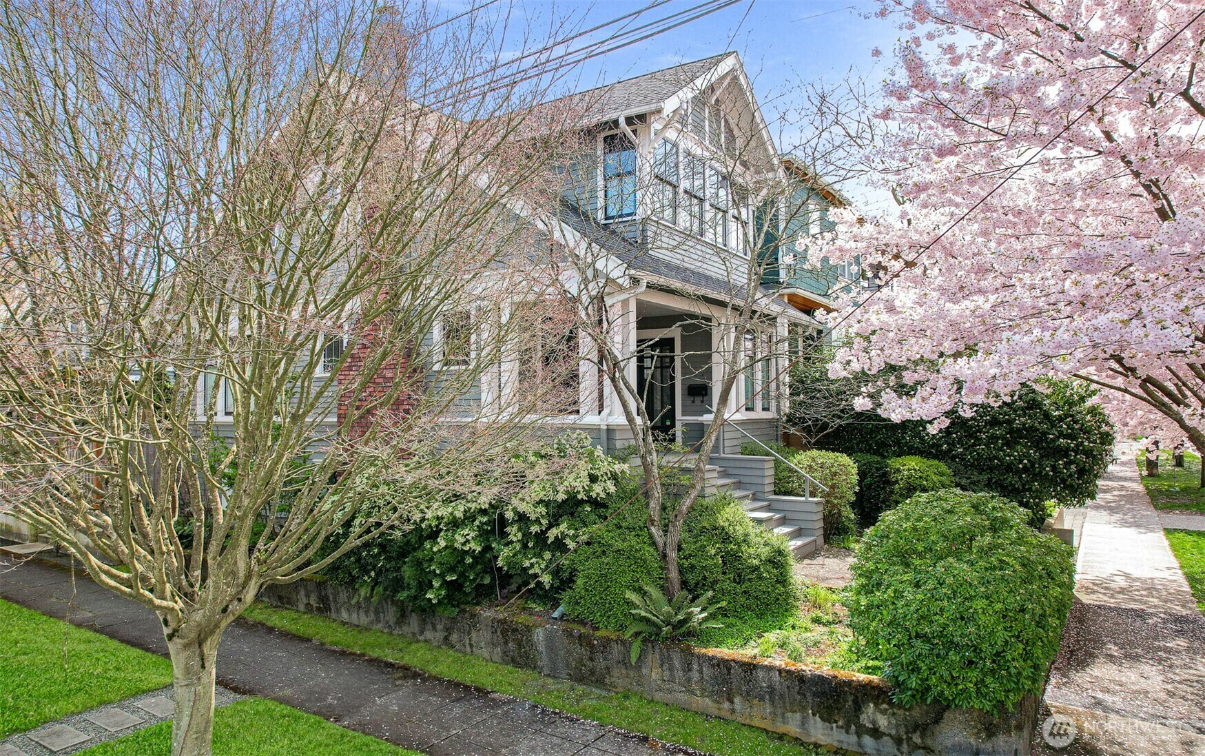 2668  9th Avenue W  Seattle WA 98119 photo