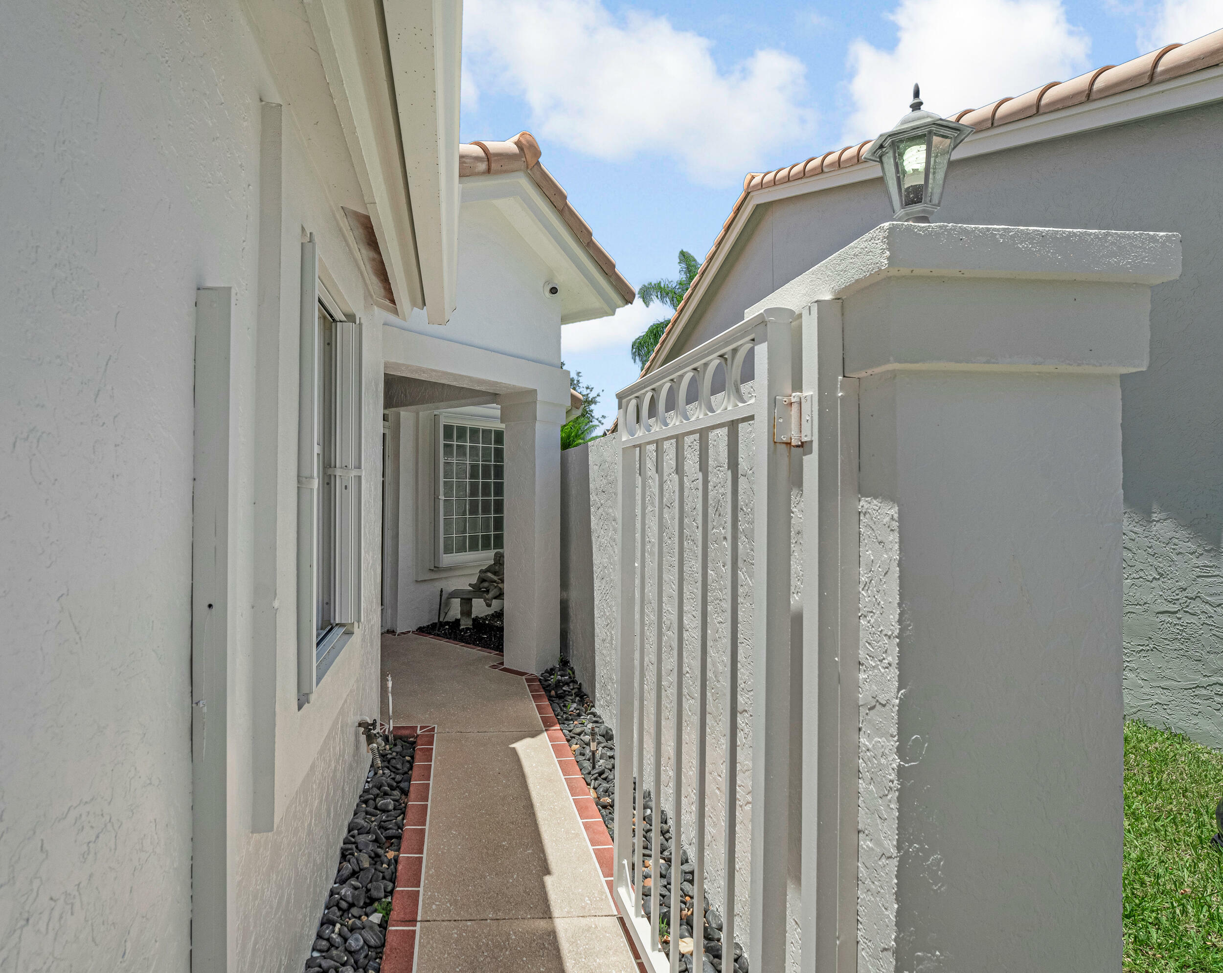 Property Photo: 9703 Harbour Lake Circle FL 33437