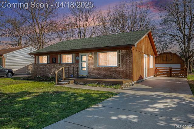 460 Hickory Drive  Troy MI 48083 photo