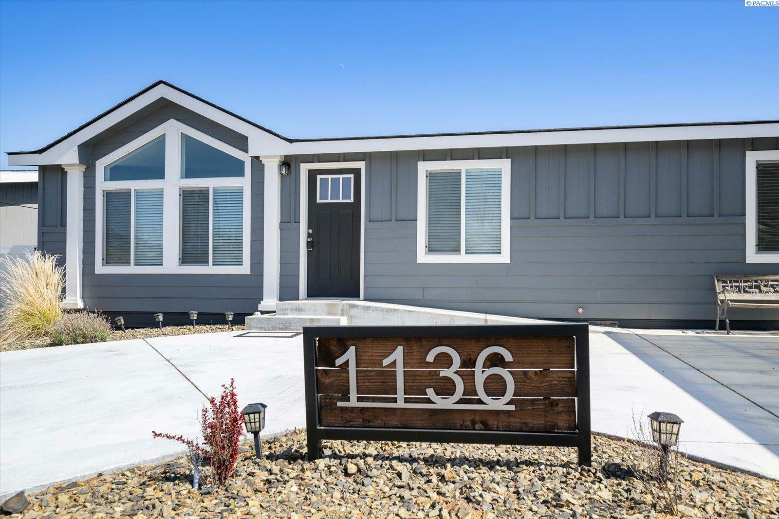 Property Photo: 1136 Harrison Pl WA 99336