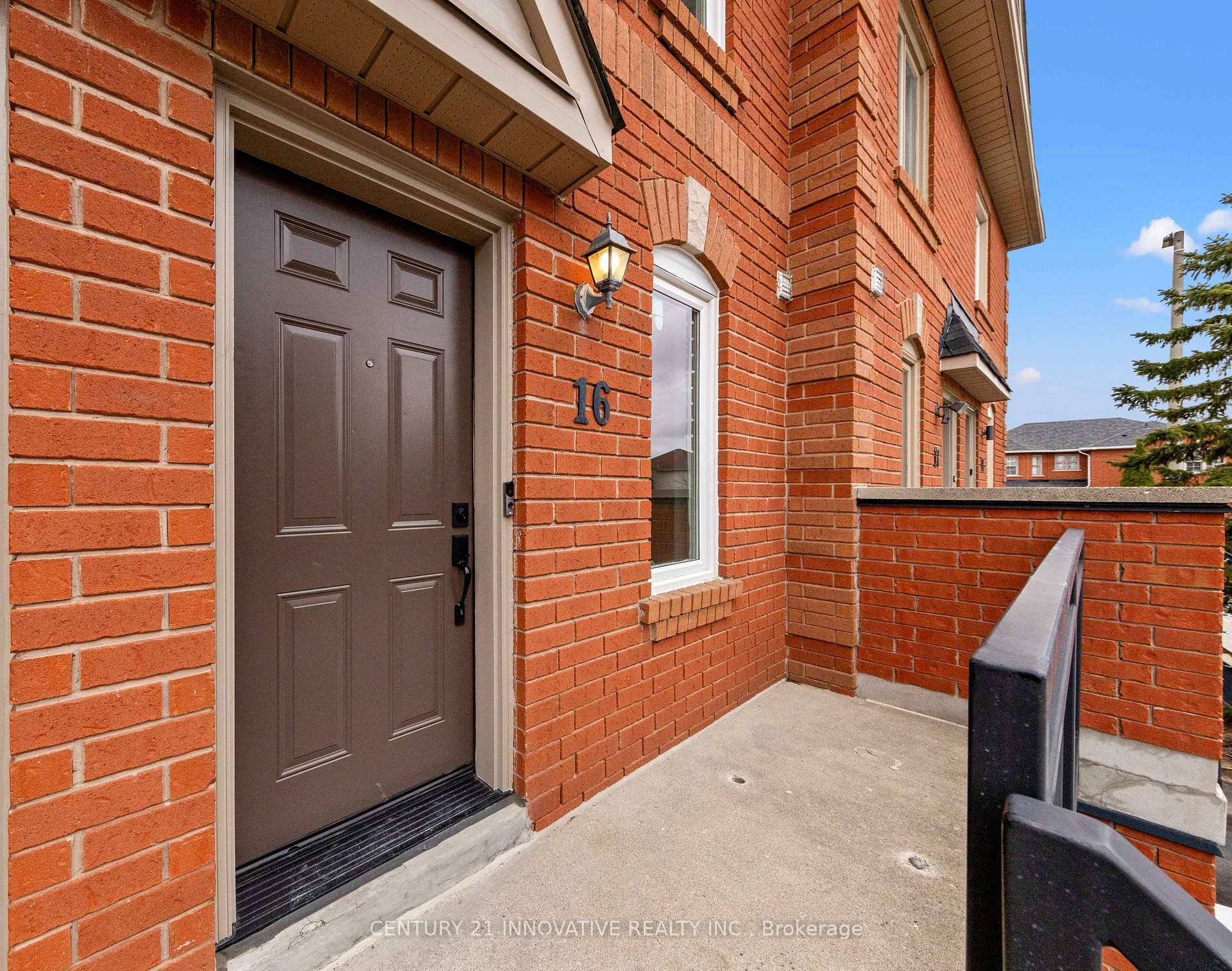 Property Photo: 3895 Doug Leavens Boulevard 16 ON L5N 7G1