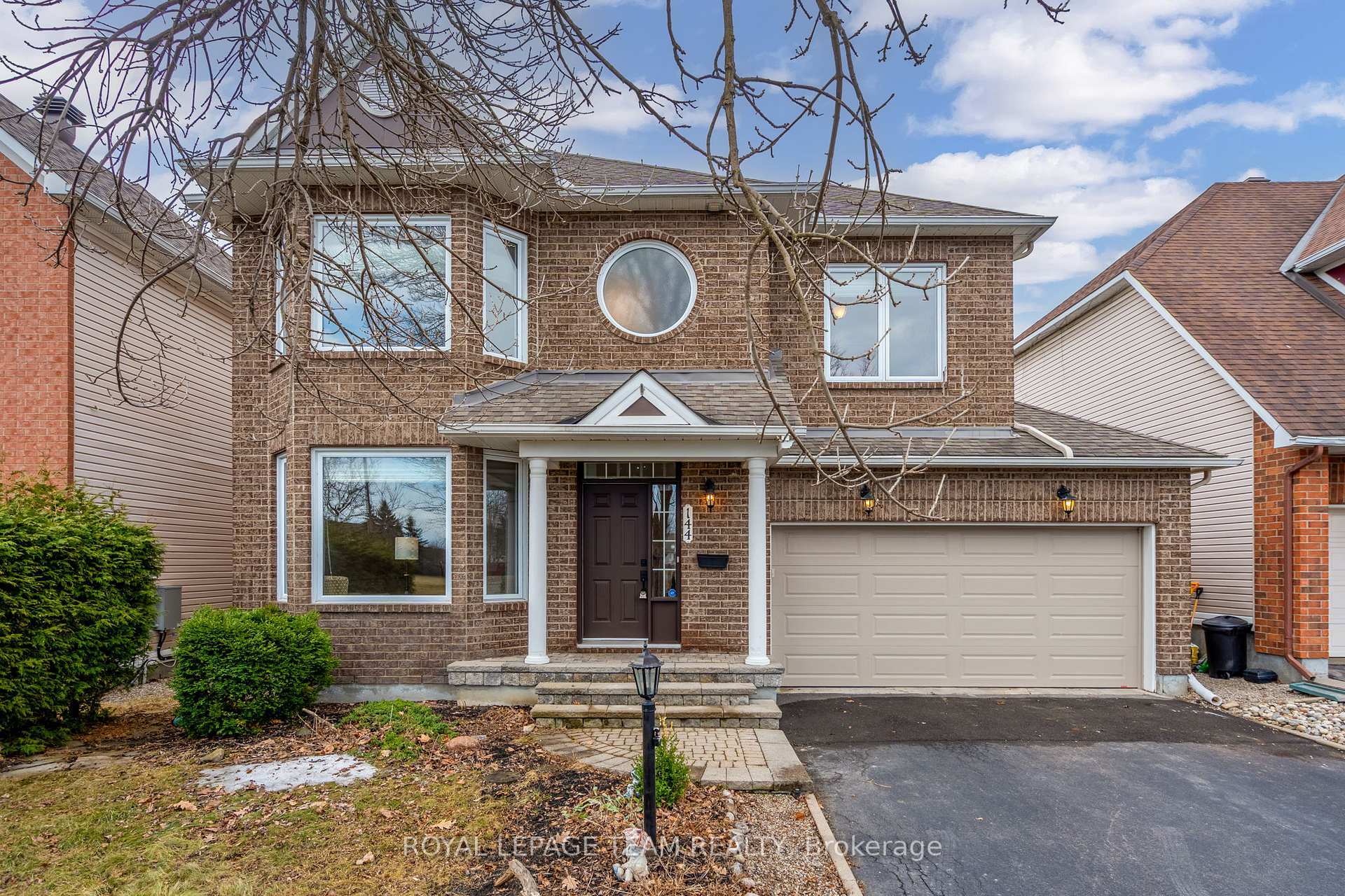 Property Photo: 144 Windhurst Drive ON K2G 6K8