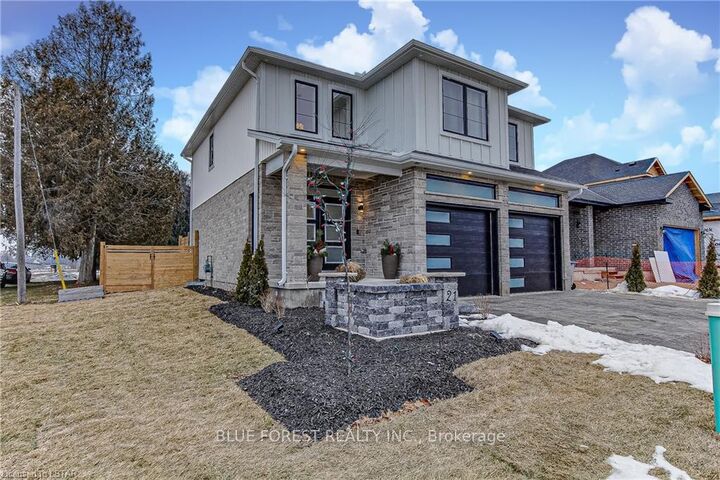 48 Woodland Walk — photo 1