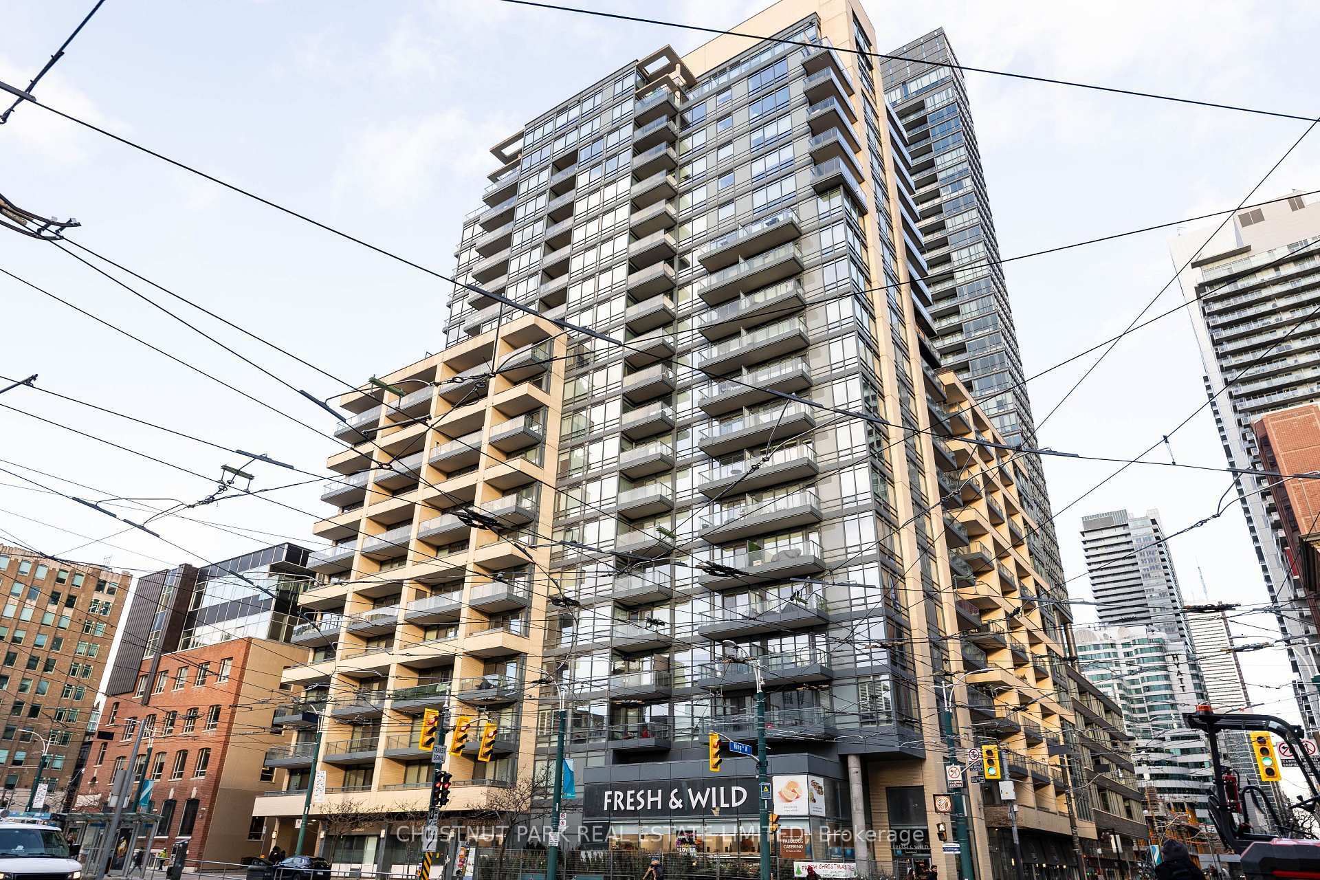 Property Photo: 438 King Street W 1605 ON M5V 3T9
