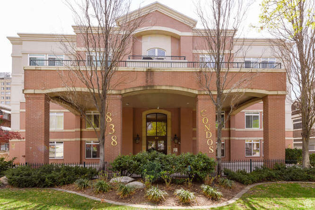 Property Photo: 838 E South Temple 208 UT 84102