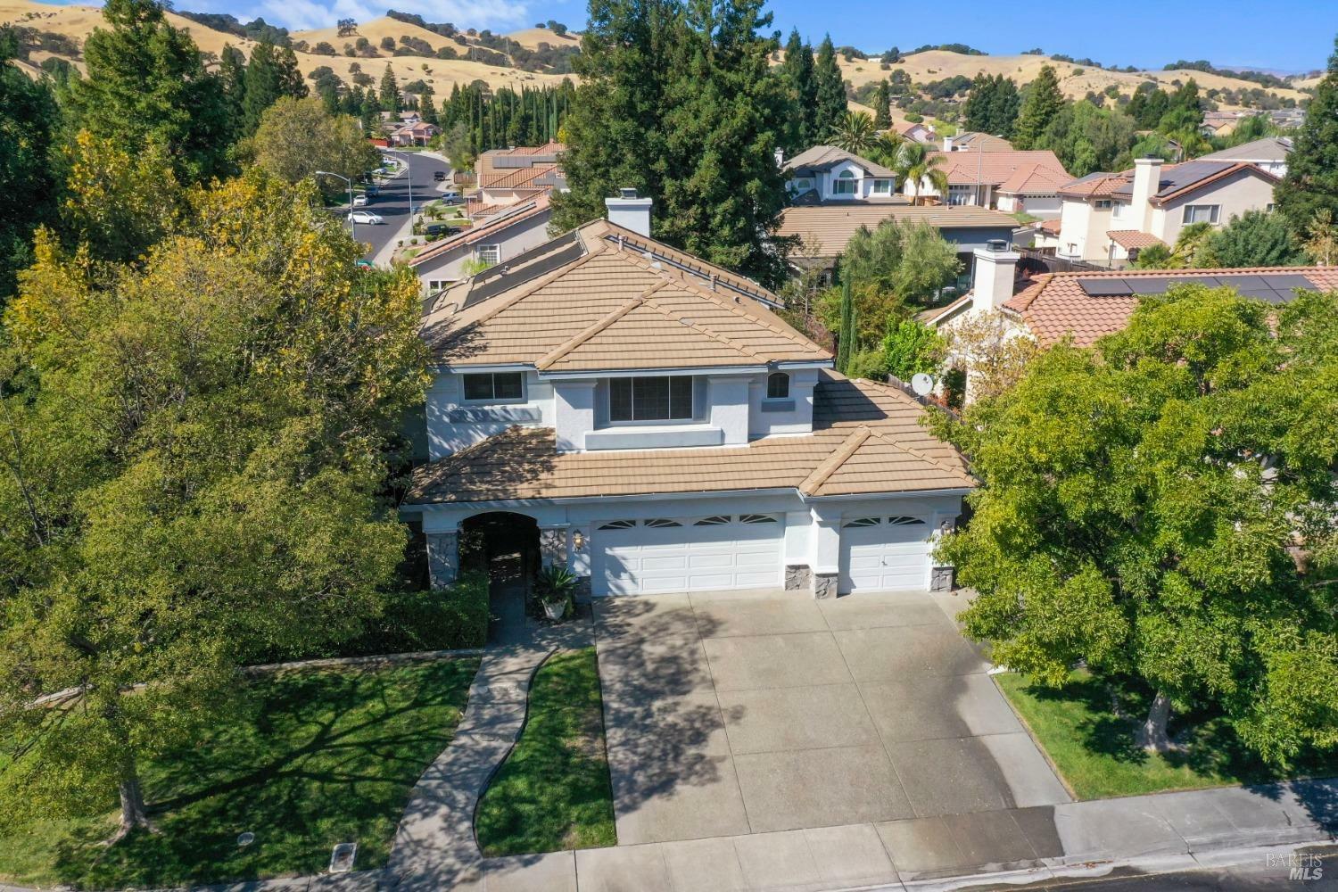 Property Photo: 185 Bristlewood Court CA 95688
