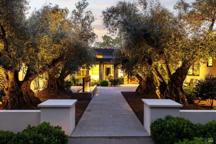 Property Photo: 1245 Sobre Vista Drive CA 95476