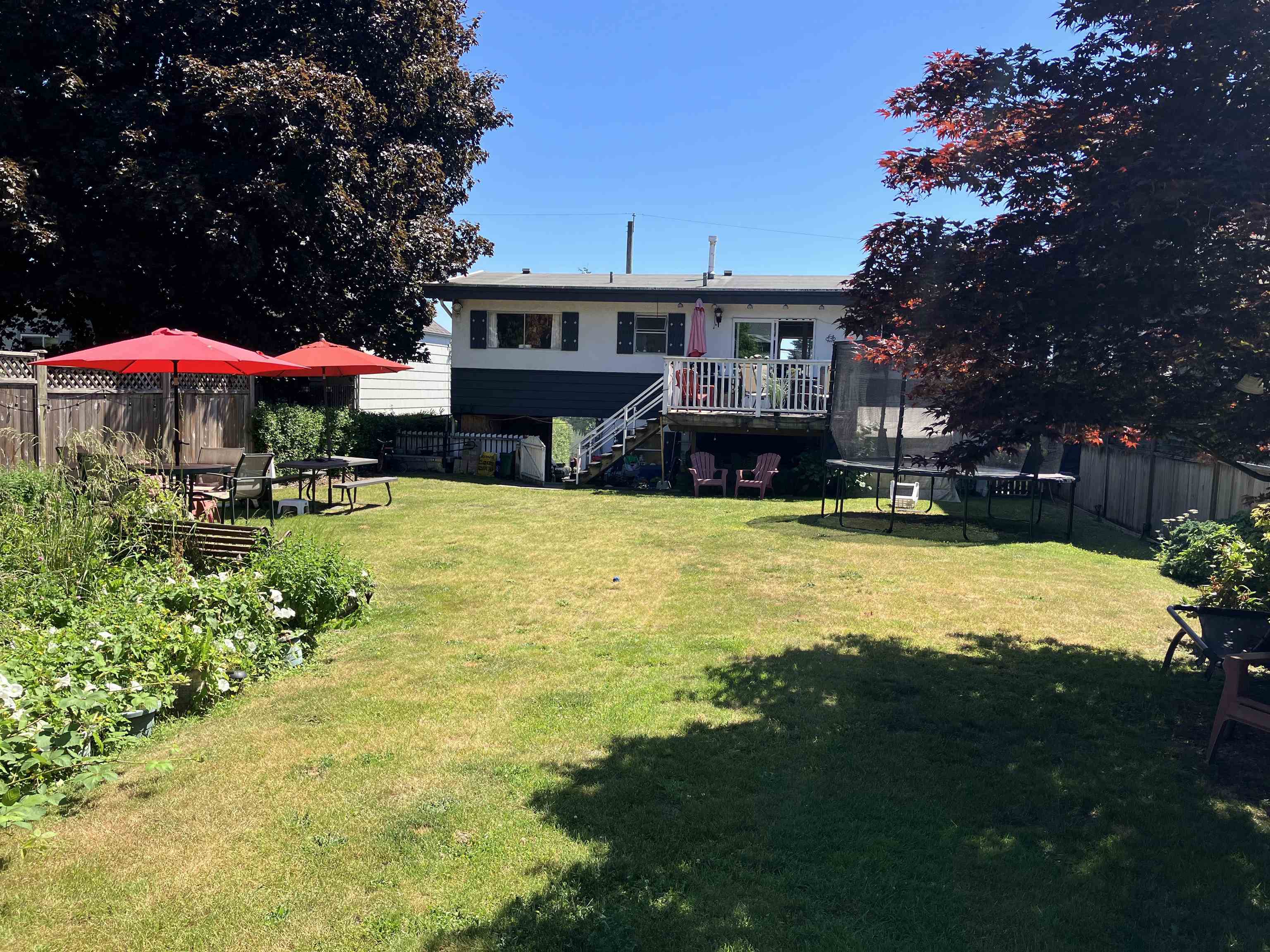 Property Photo: 508 E 7th Street BC V7L 1S3