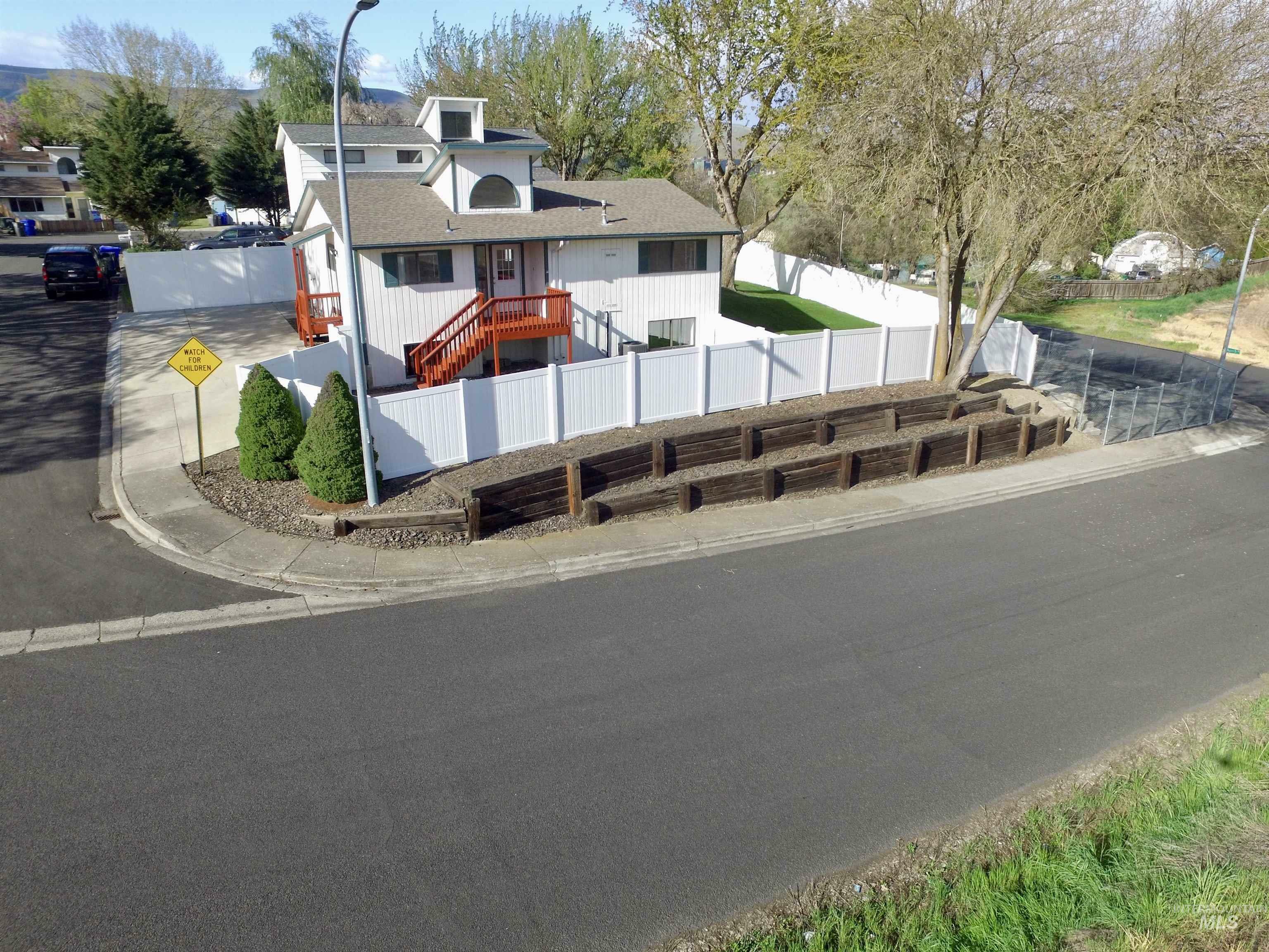 Property Photo:  531 Silcott Court  ID 83501 