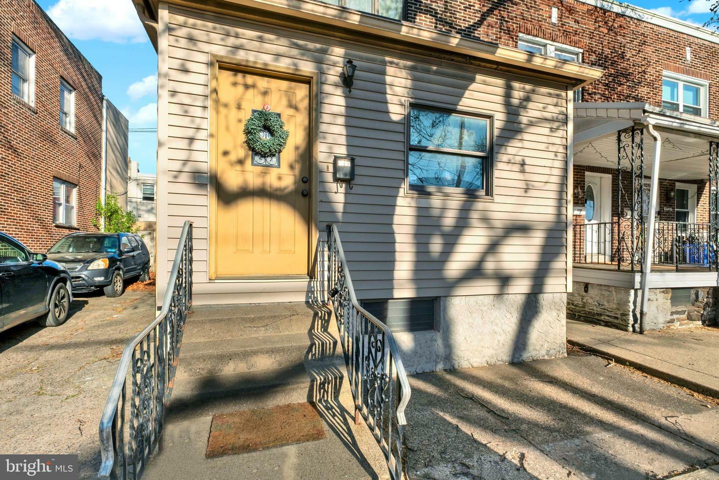 Property Photo: 2733 S 7th Street PA 19148