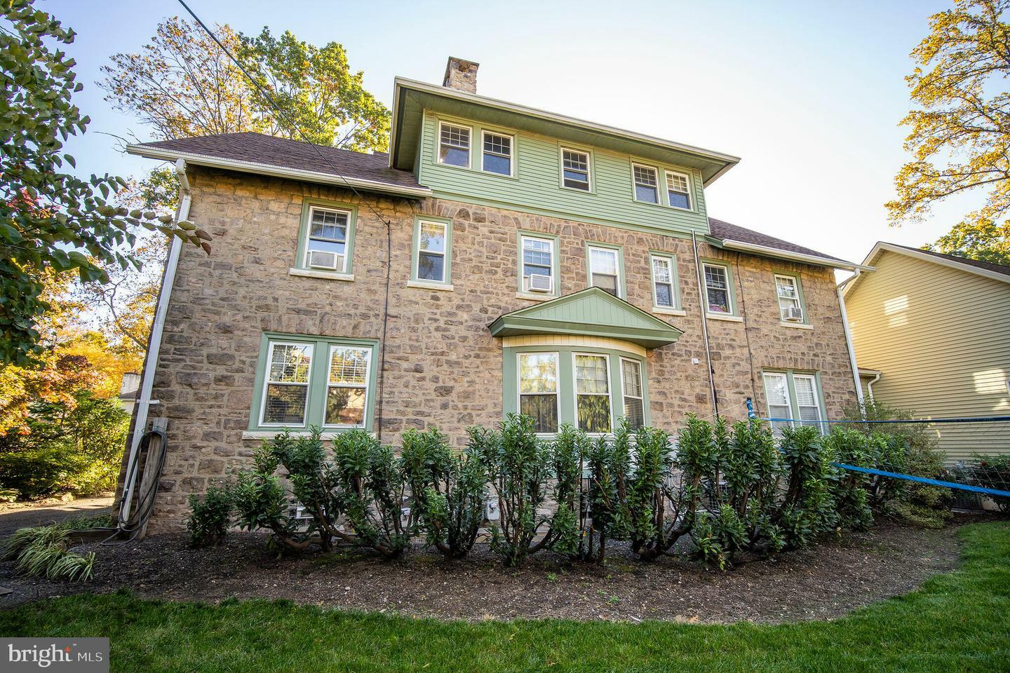 Property Photo: 313 Edgewood Drive Unit E PA 19002