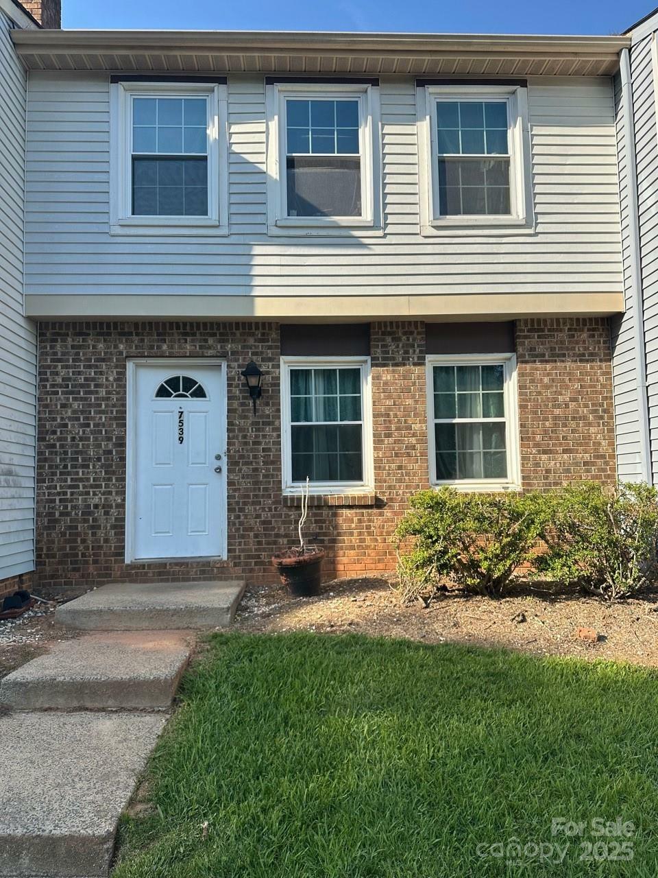 7539 Holly Grove Court  Charlotte NC 28227 photo